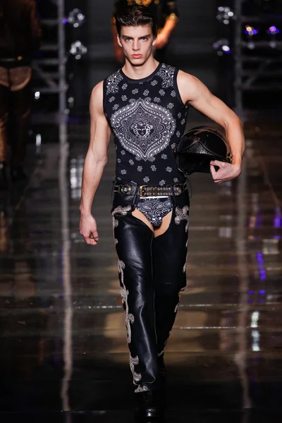 Look 29